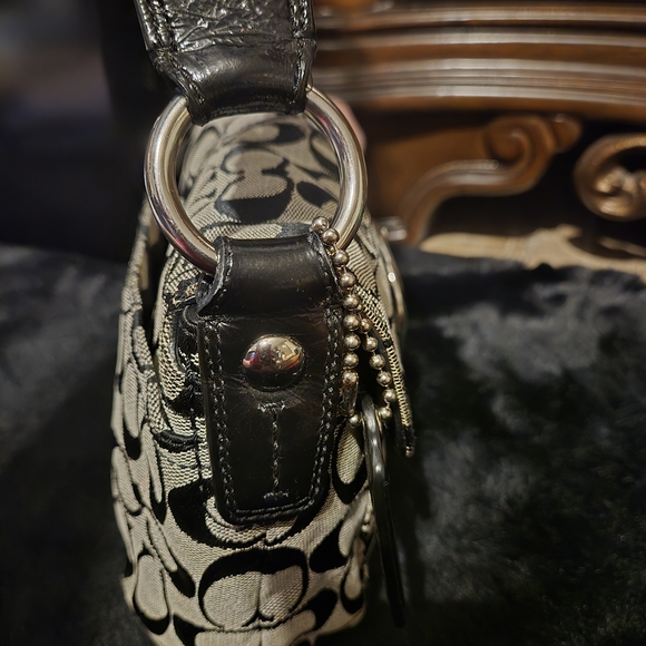 Coach Black And Gray Signature Soho Buckle - Picture 10 of 16